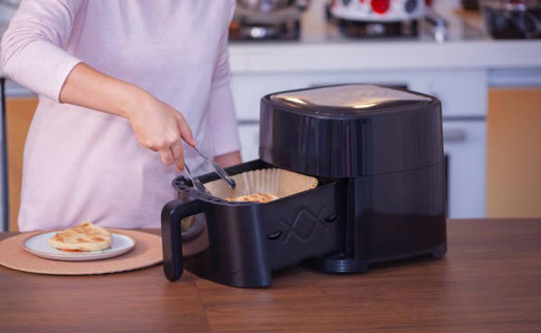 Cleaning an Air Cooker